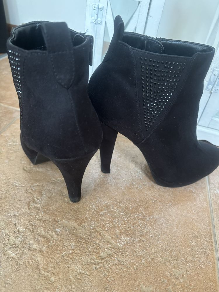 Czarne botki Graceland 36