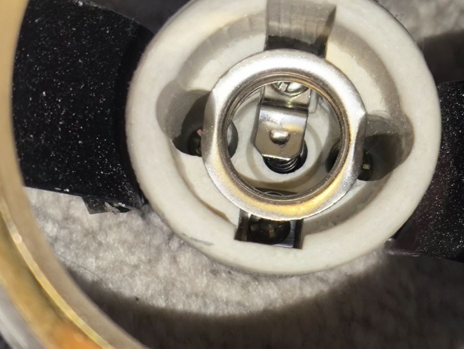 Потолочний точковий світильник Е14