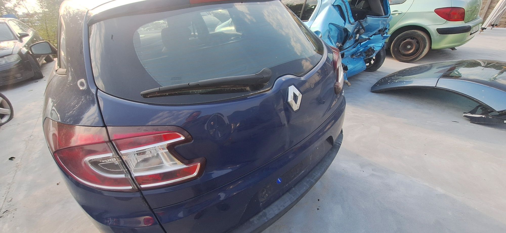 Renault Megane III kombi kolor TEF43 silnik 1.5 DCI