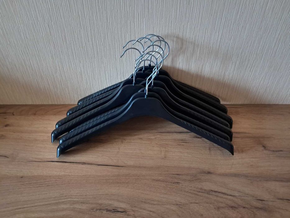 Вішалки для одежі