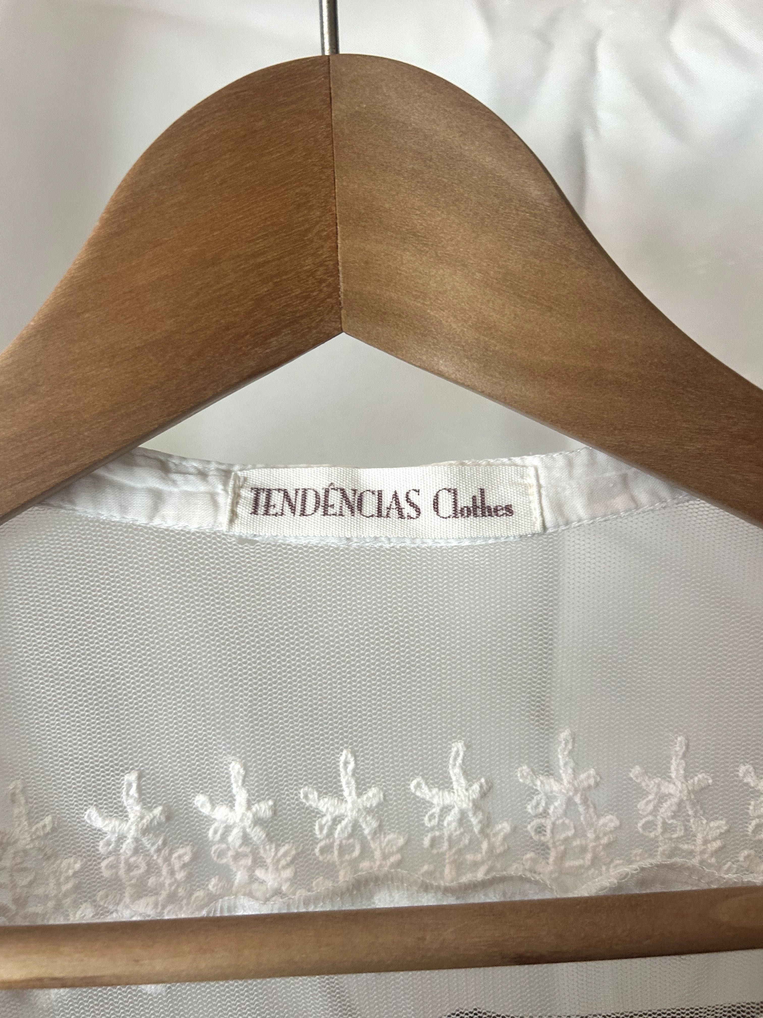 Camisa de senhora branca