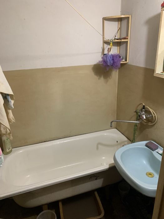 Продам 2 х кімнатну квартиру покращенного планування в Центрі