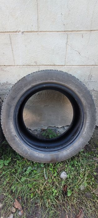 Продам зимову резину 215/55 r17