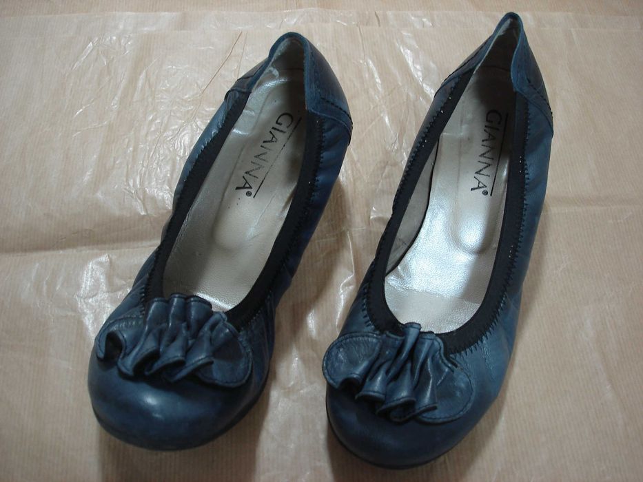 Sapatos de Senhora em Pele tamanho 36 como novos