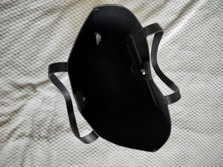 Czarna torebka shopper Even Odd