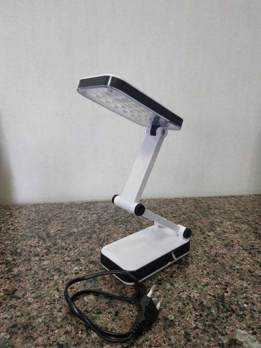 світильник акумуляторний настільний