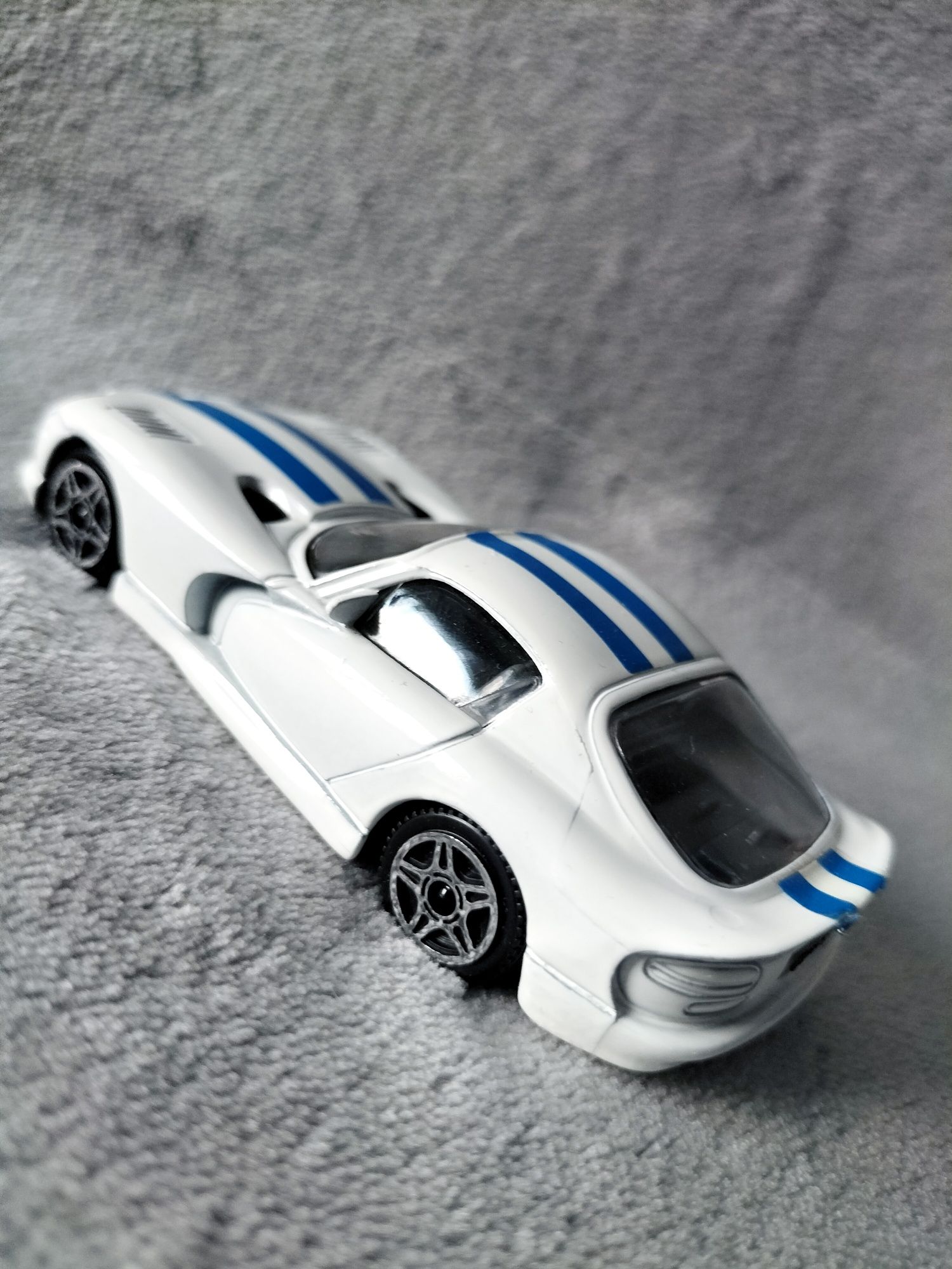 Dodge Viper GTS  Coupe Bburago 1:43 Kolekcjonerski model samochodu