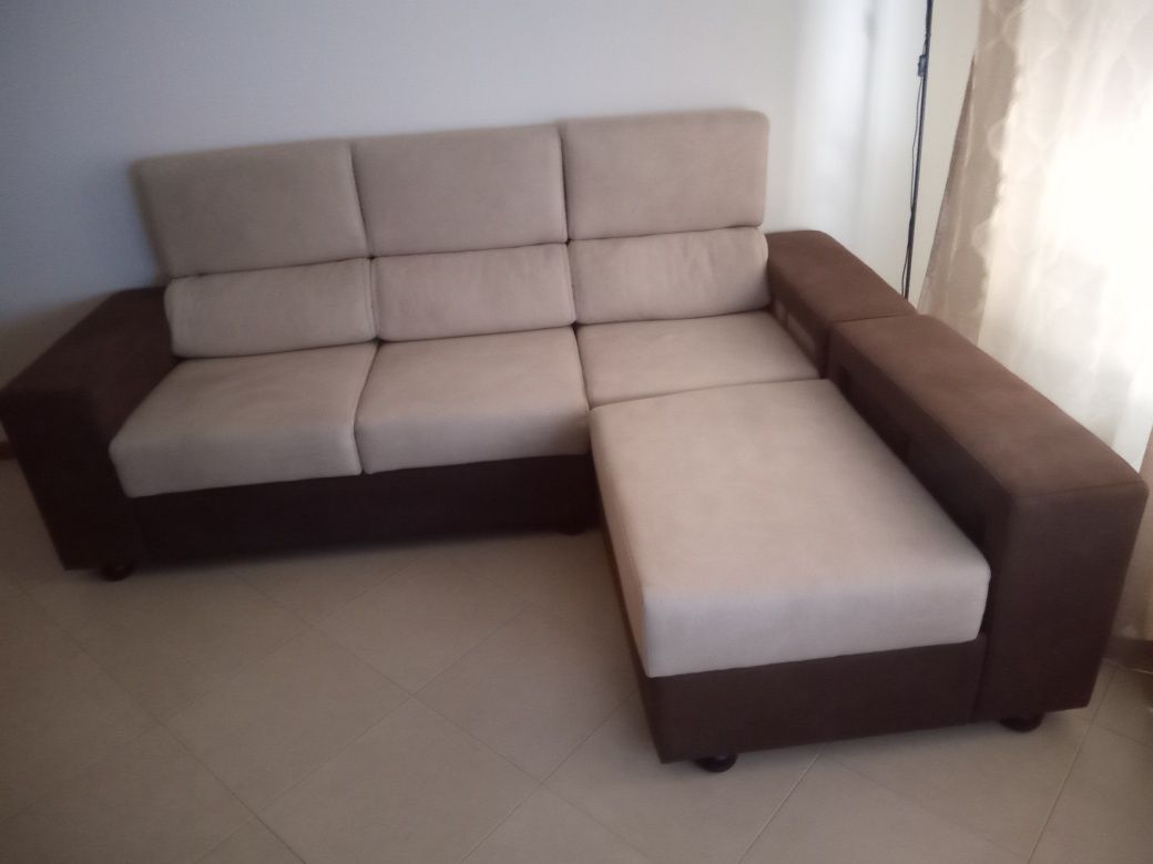 Sofá com cheeslong 3 lugares
