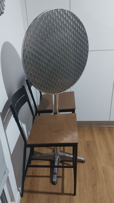 Conjunto mesa e cadeiras bar