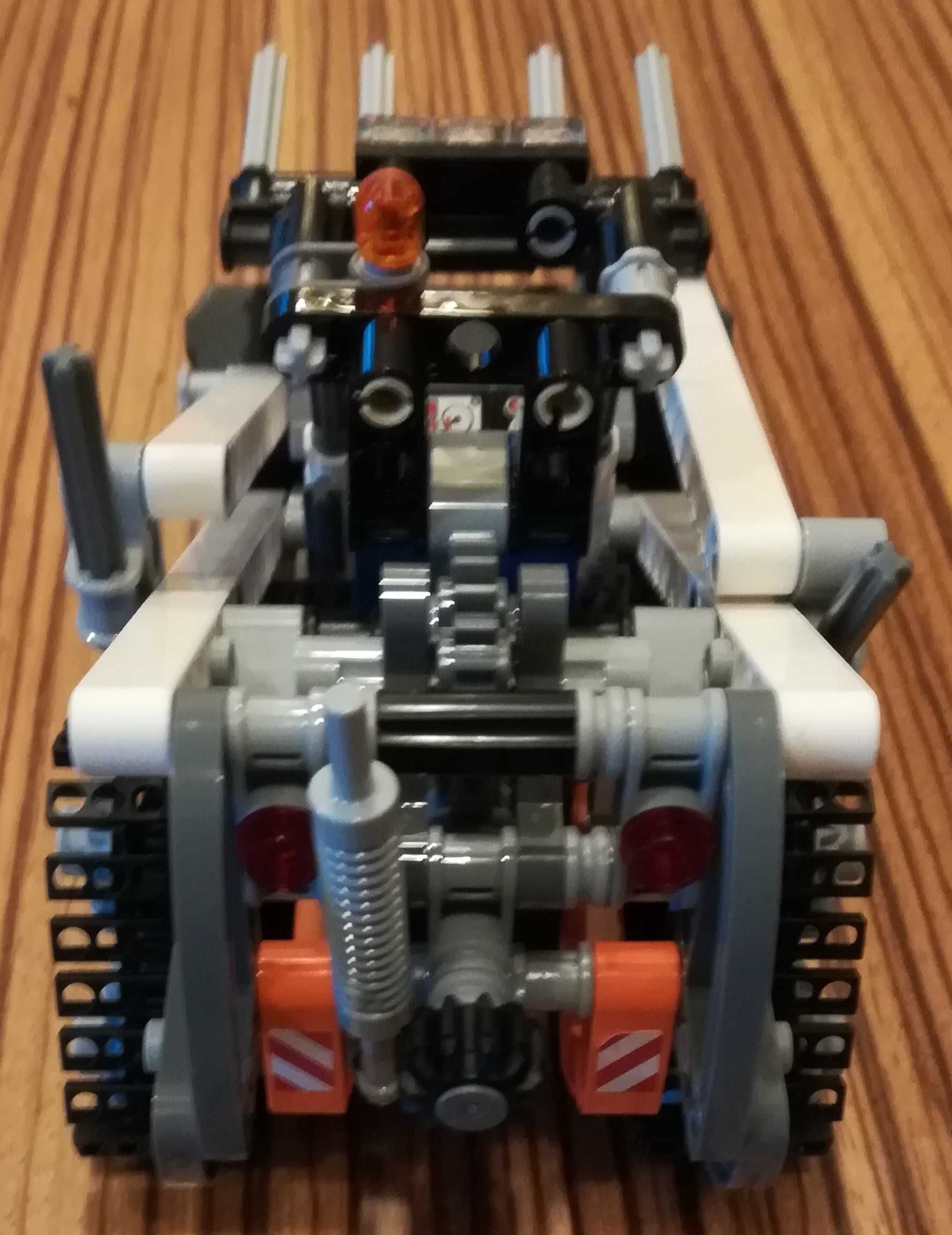 Lego Technic 42032 mała koparka gąsienicowa lub drugi pojazd stan bdb