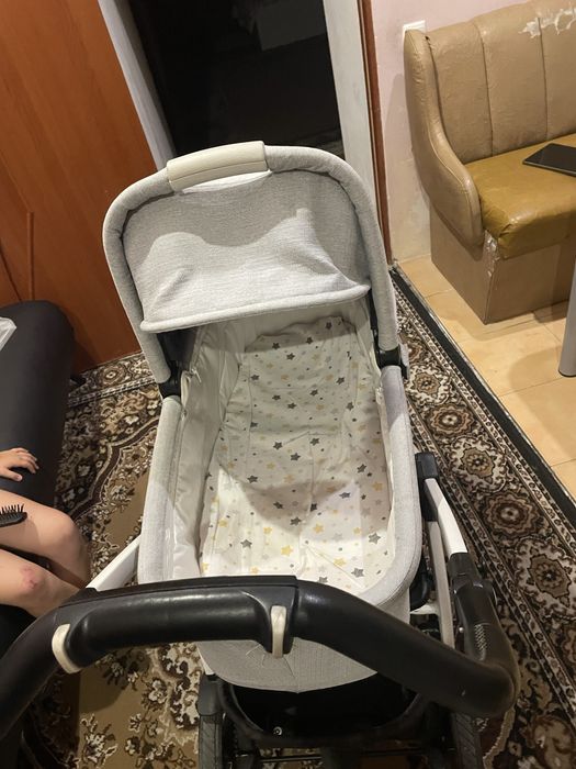 Прадам коляску только люлька