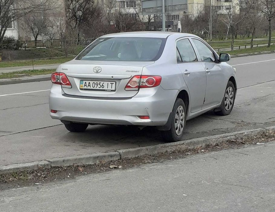 Тойота Корола 2010р,1.33