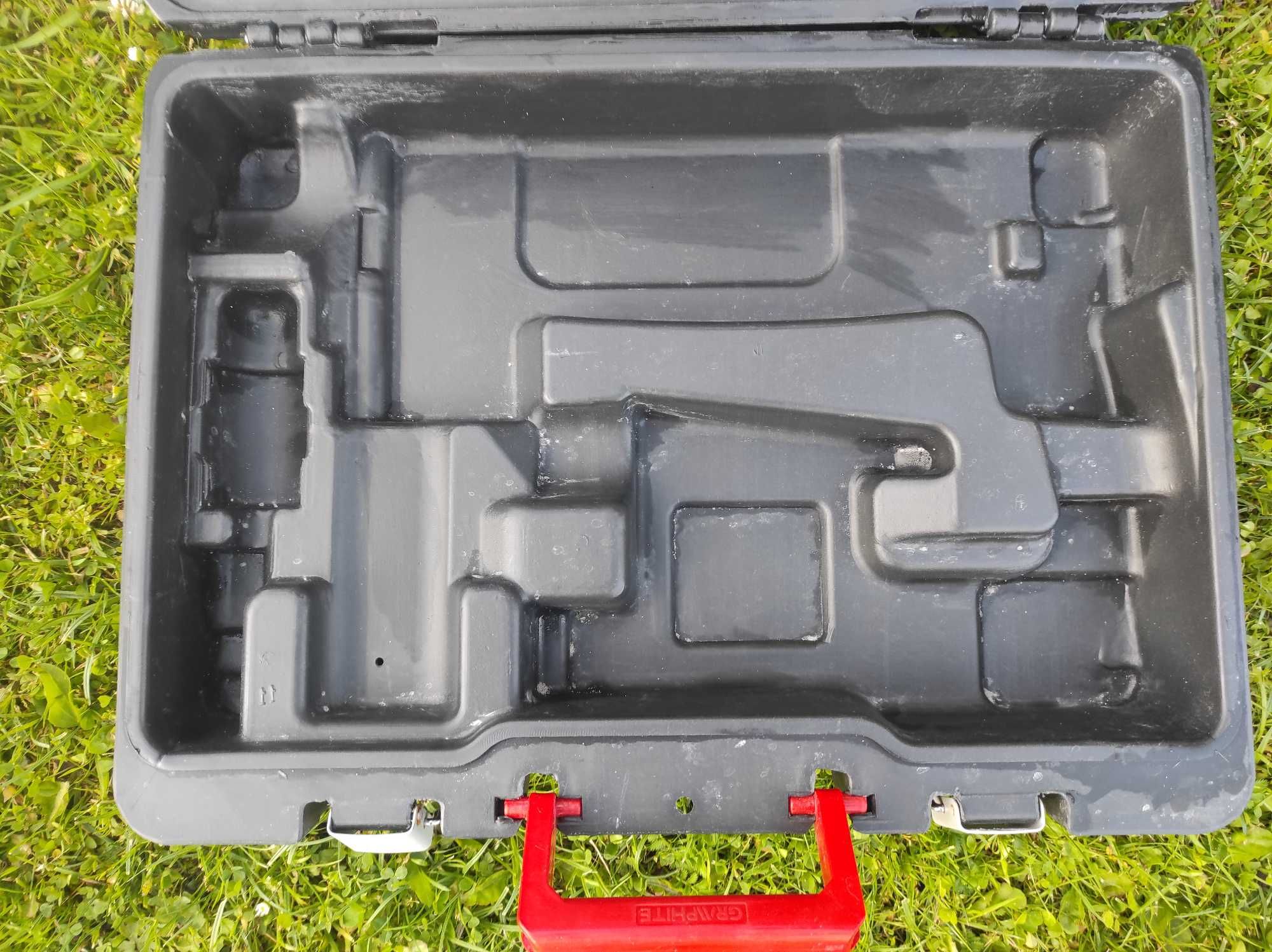 Walizka GRAPHITE od wiertarki udarowej, Młotowiertarki . Kufer .