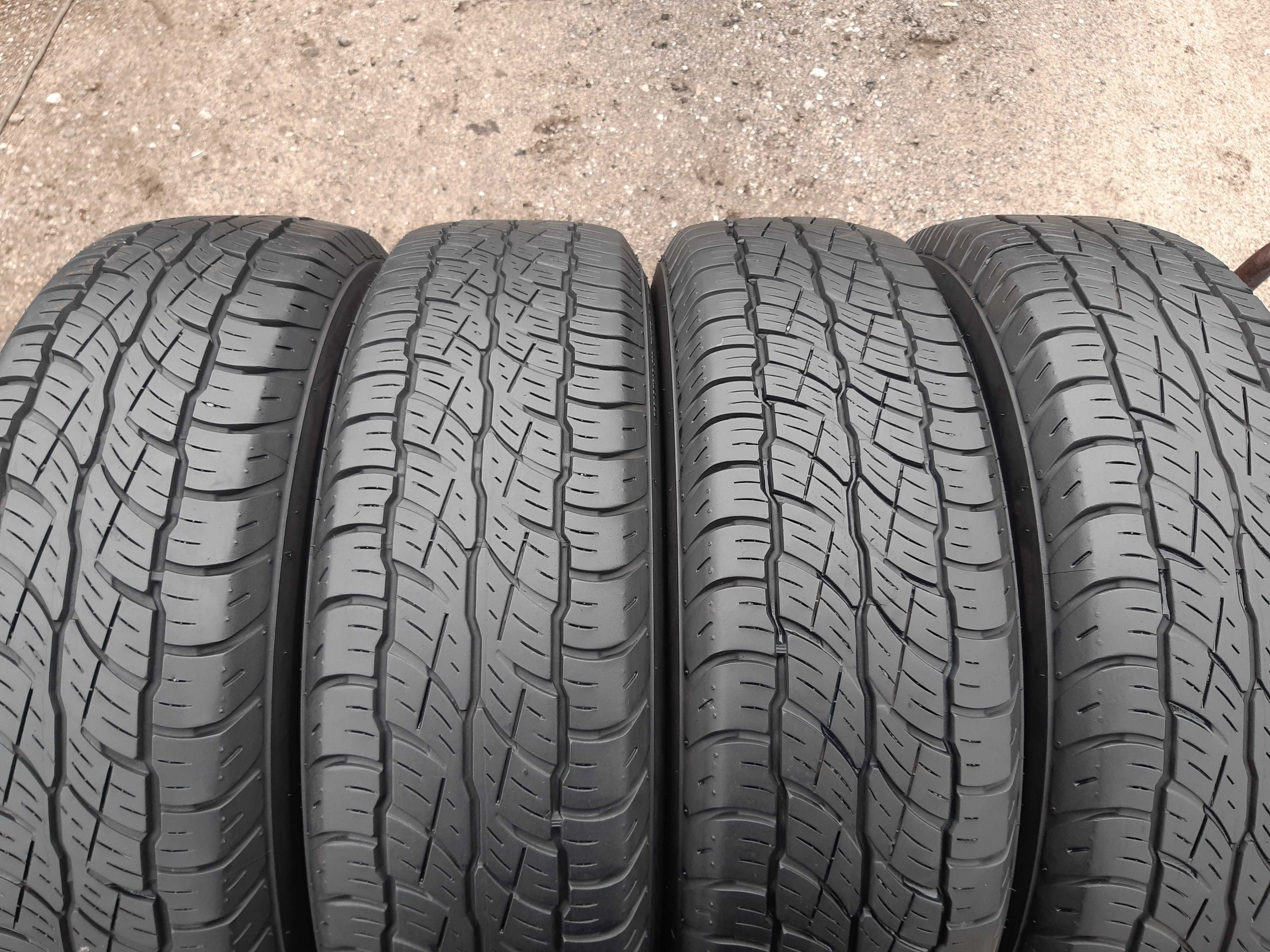 Opony Caloroczne 215.70.16 Bridgestone 550zl komplet