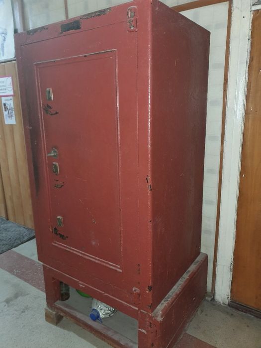 Сейф антикварный, конец 19 века.