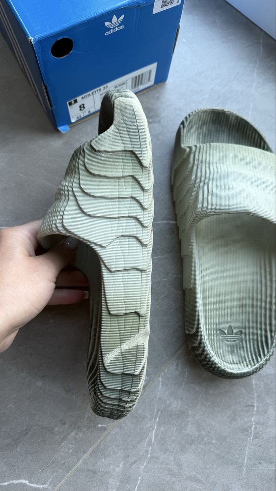 Шльопки Adidas 42 розмір ідуть на 41