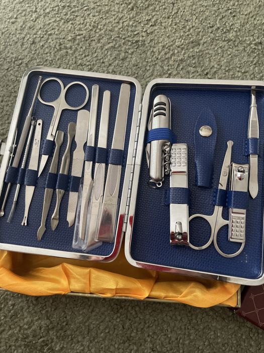 Delijia zestaw narzędzi do paznokci manicure pedicure 15szt 0307