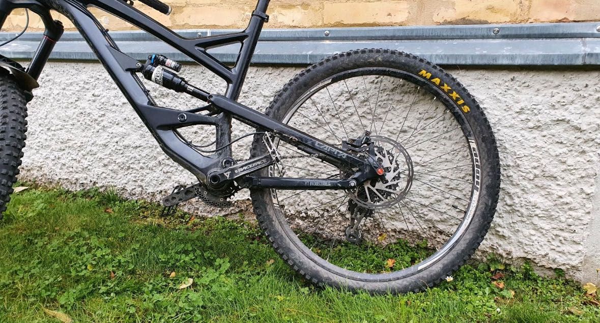 YT Capra CF 2017 M 27,5 Carbon RS Lyrik Monarch RaceFace Guide