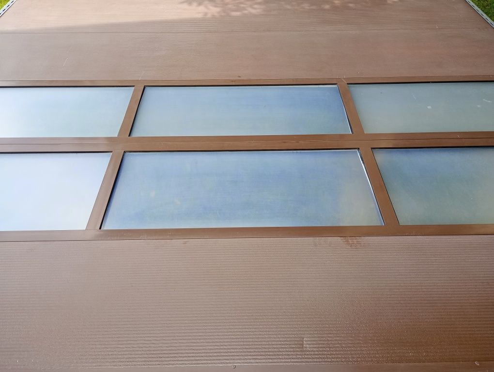 Brama segmentowa garażowa panelowa aluminiowa przemysłowa