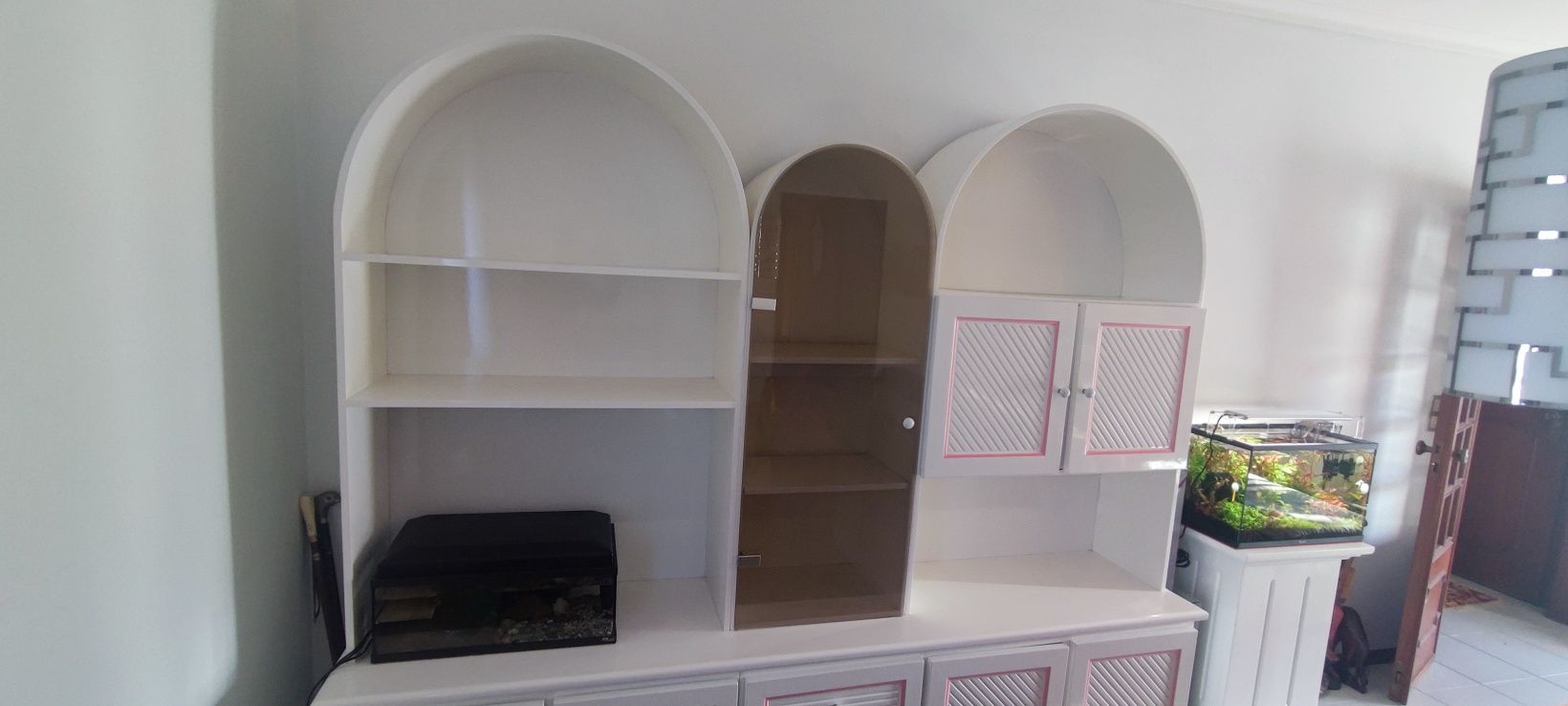 NOVO PREÇO + BAIXOArmário sala com iluminação  236*206 (antes 290€)