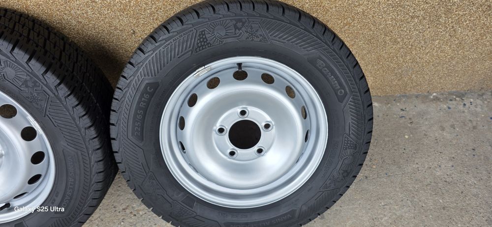 Renault Master 3 4 koła 16  2x Barum 2x Kumho 225/65/16c