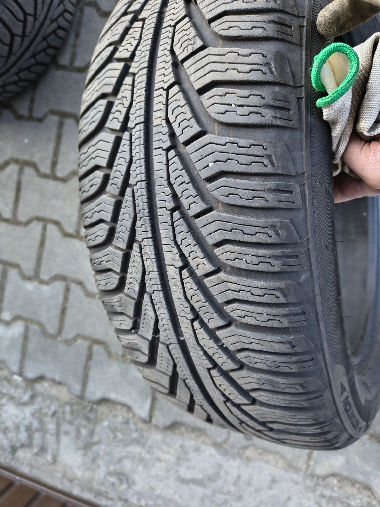 Opony zimowe Uniroyal 215/55 R17 V XL MS Plus 77