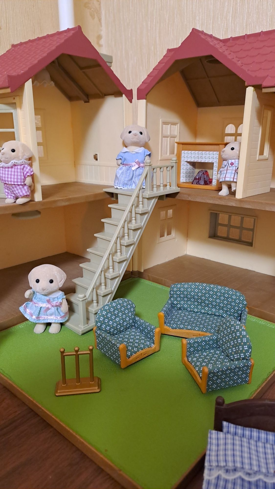 Будинок для ляльок з меблями та ляльками  Anbeiya Famili