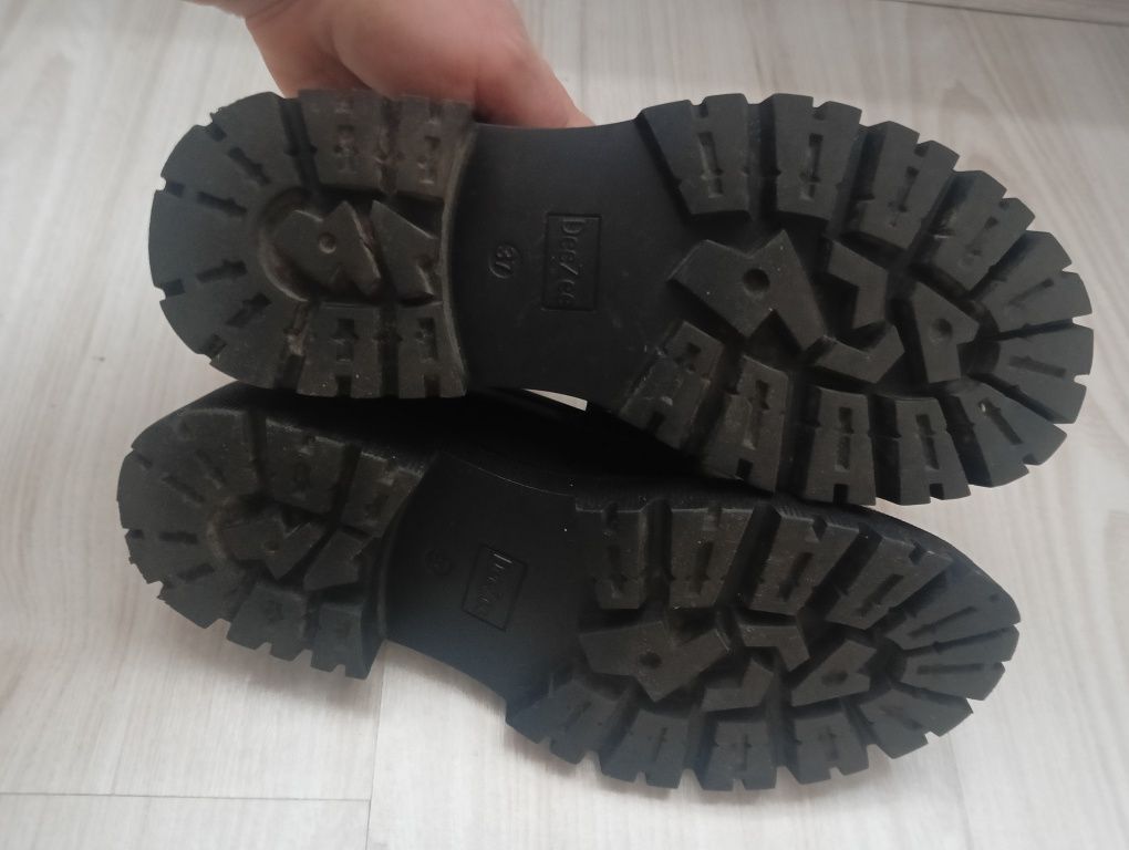 Sprzedam buty deeZee rozmiar 37