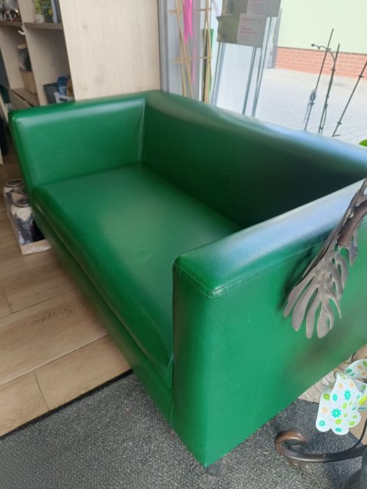 Sofa dwuosobowa zielona