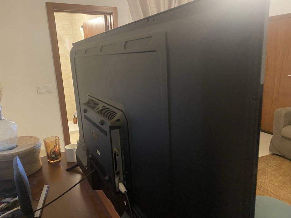 Televisão NEVIR 113x66cm 50’