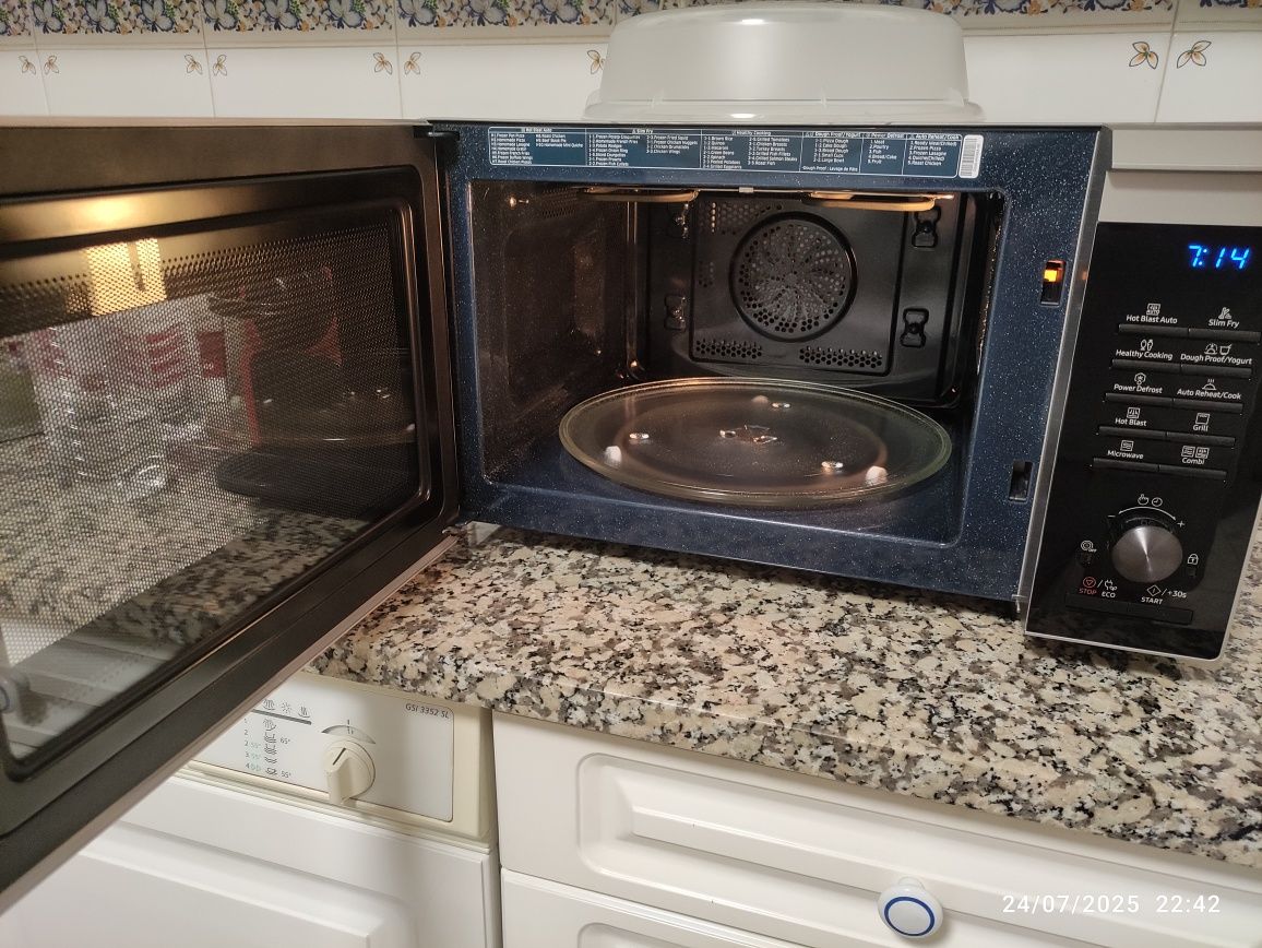 Microondas Samsung (diversas formas utilização na preparação )