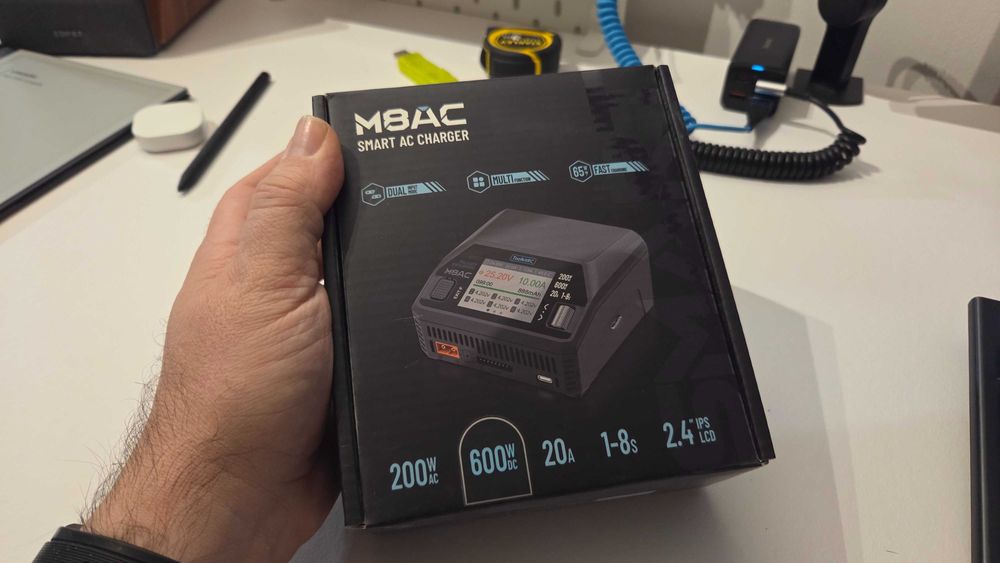 Ładowarka modelarska ToolkitRC M8AC