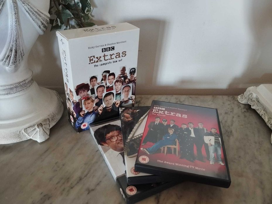 Extras, Série DVD Completa