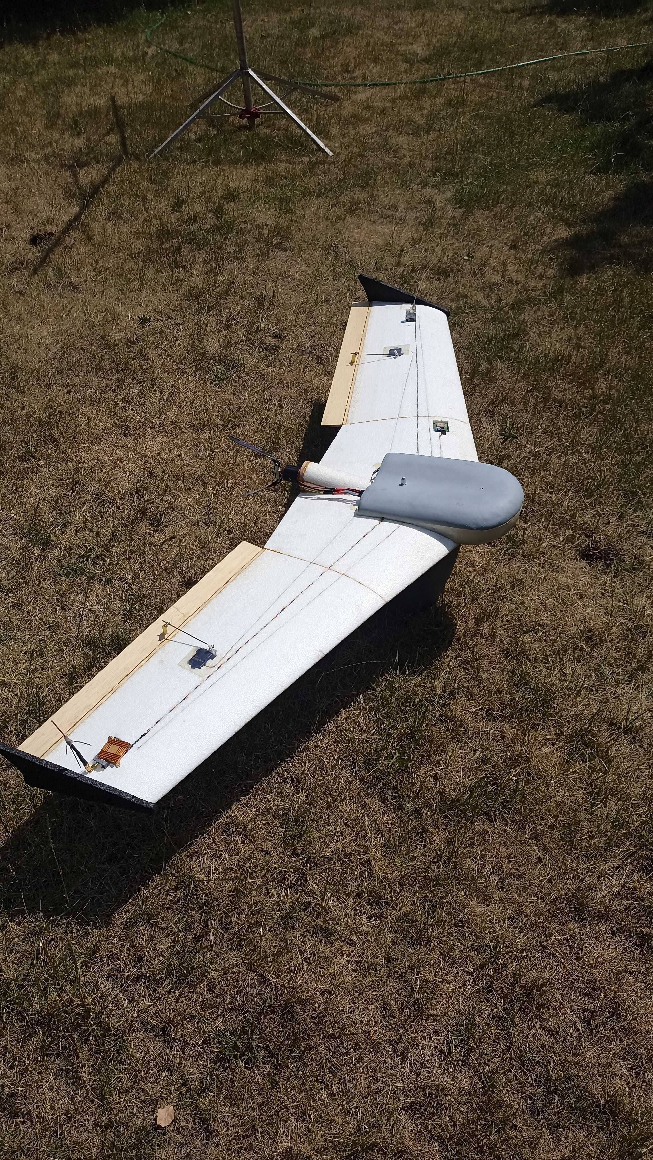 Sprzedam skrzydełko FPV VEGA 160cm kupione w napolskimniebie.