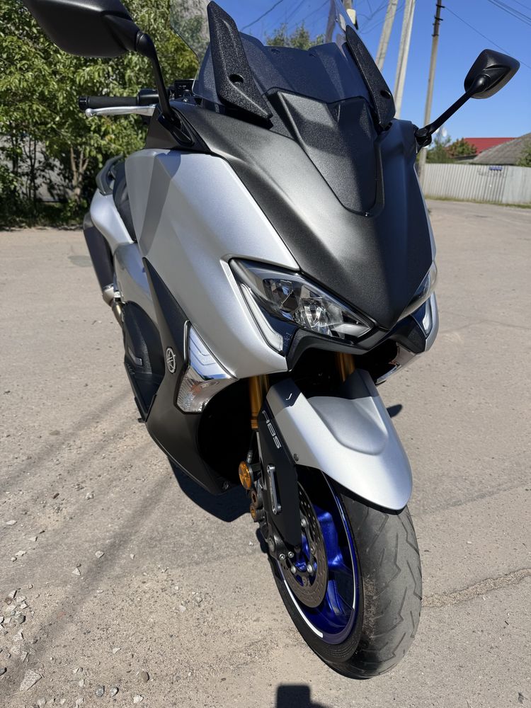 Yamaha T-max ( Т-макс ) на Akrapovic в ідеальному стані