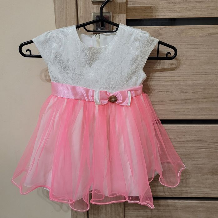 Różowa Księżniczka – wyjątkowa sukienka dla małej damy!