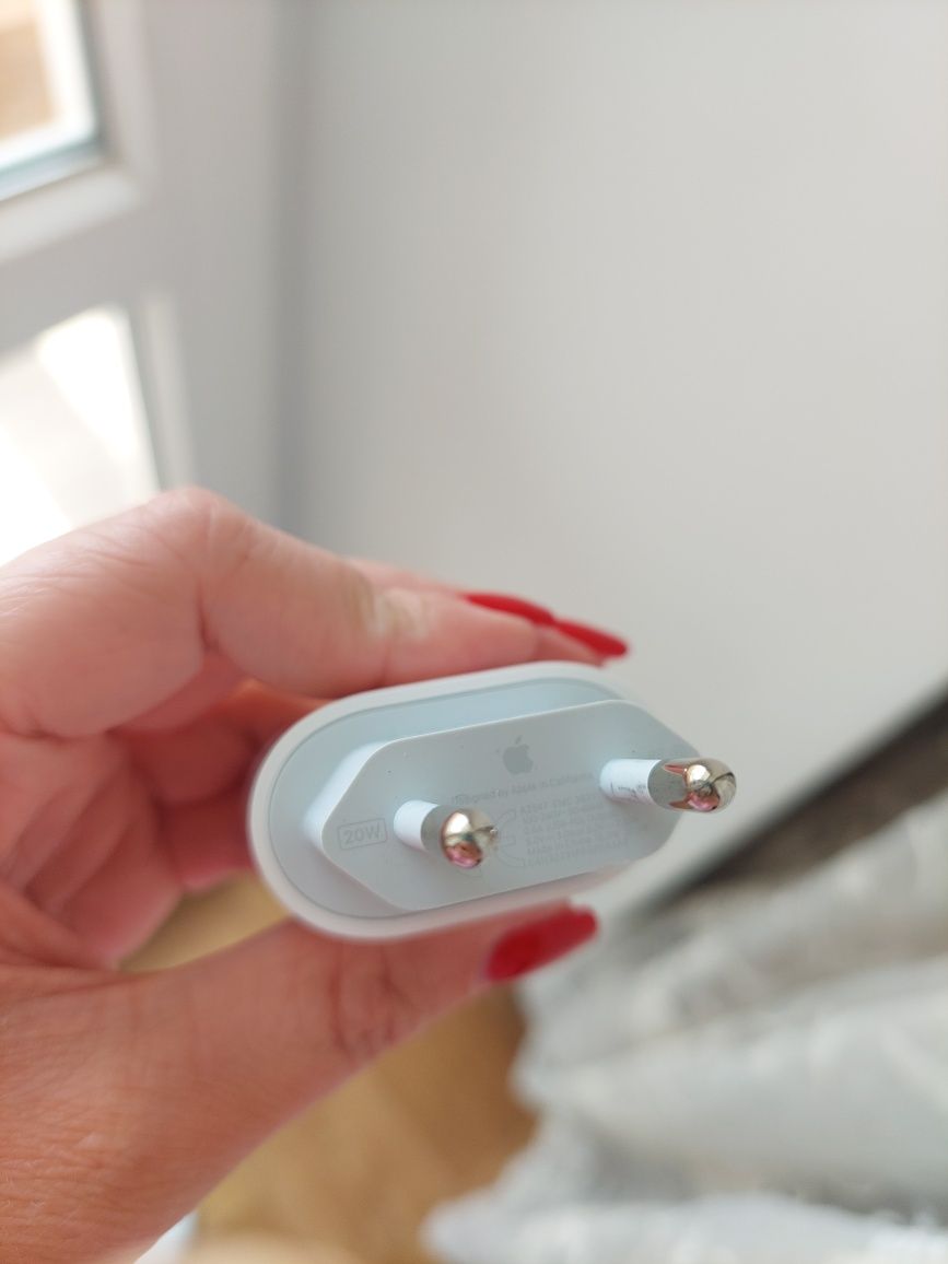 Зарядний пристрій Apple 20W USB-C power adapter ОРИГІНАЛ