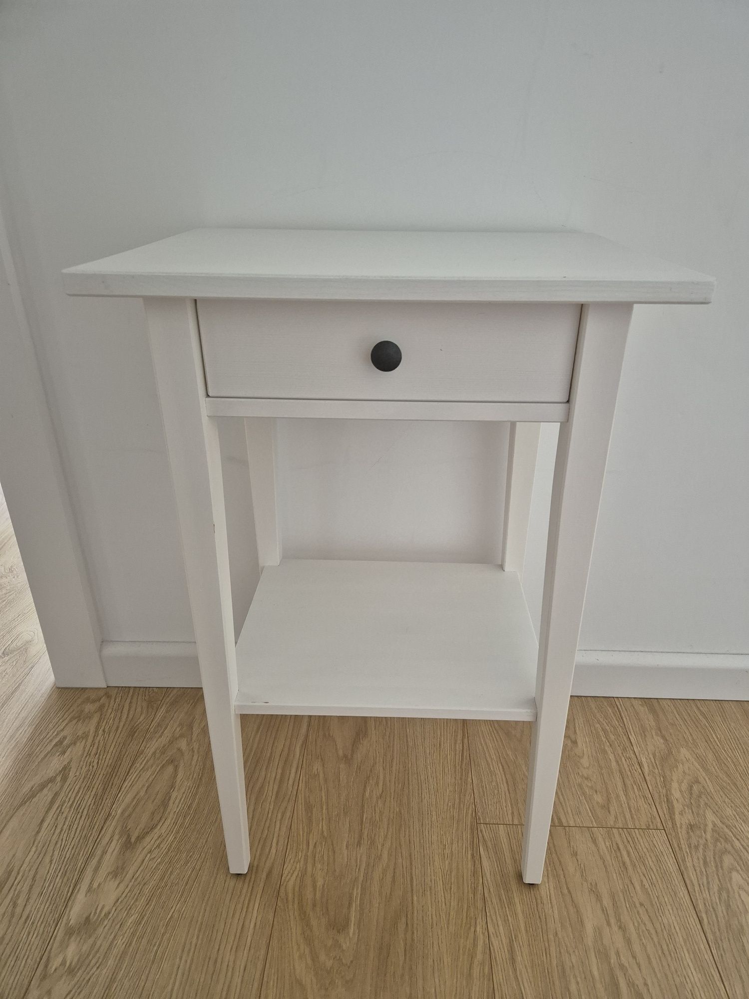 Stolik nocny Ikea Hemnes, szafka nocna, drewniana, biała