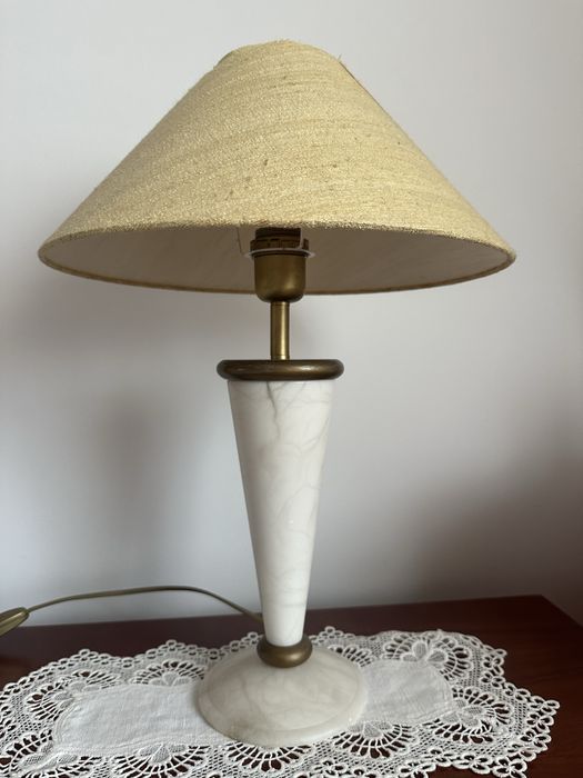 Candeeiro com pé mármore