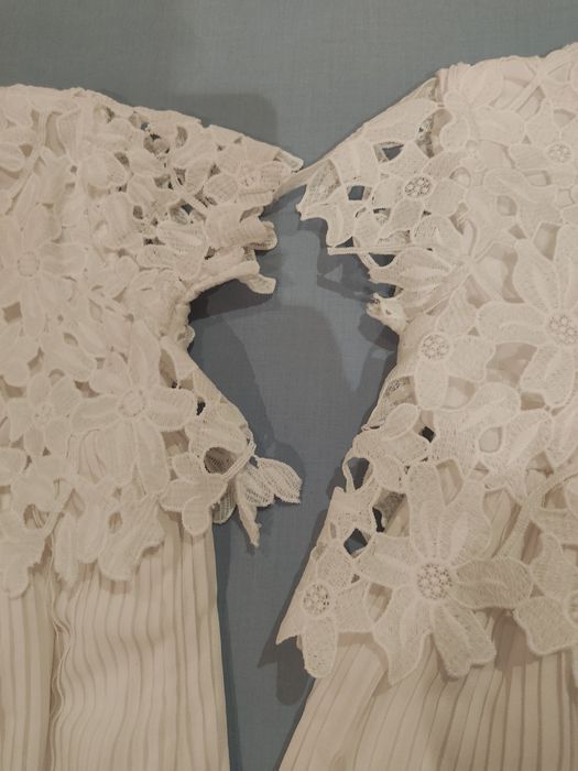 2 vestidinhos de cerimónia novos 4/5 e 5/6 anos