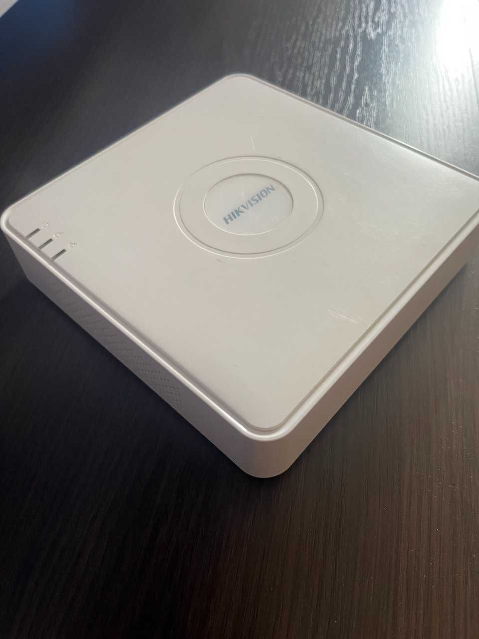 IP Реєстратор Hikvision DS-7104NI-SN + HDD 2.0 TB