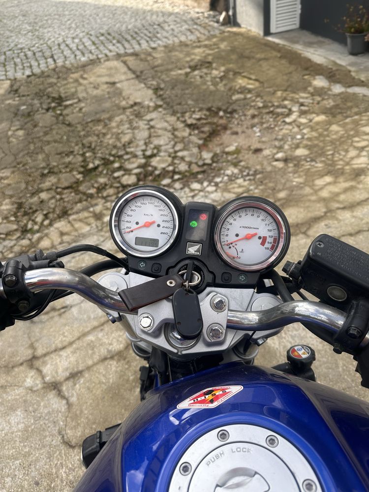 Honda hornet 600 com 71kw