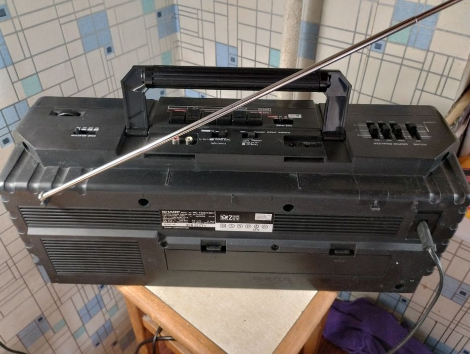Продам магнитолу SHARP WQ-T238H