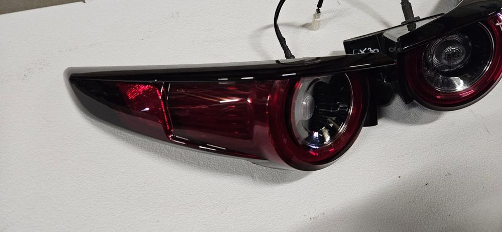 Lampy tył tylne prawa lewa mazda cx30 usa  led