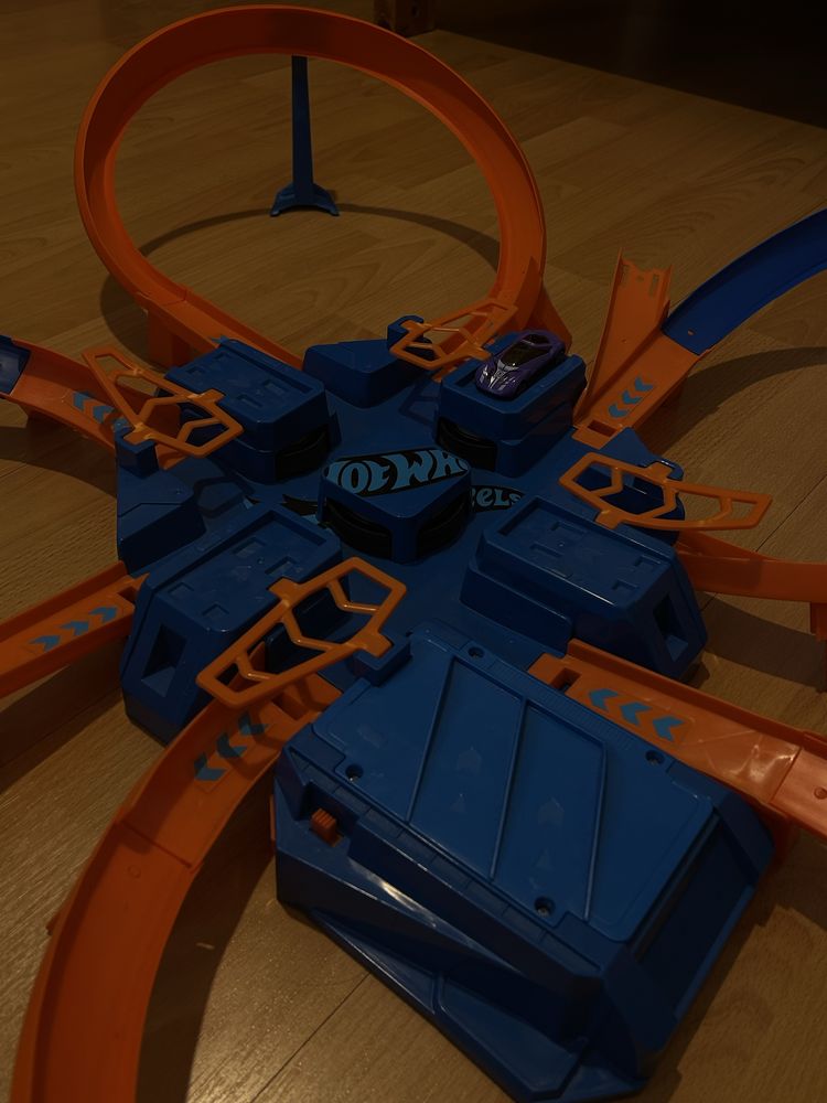 Hot Wheels Criss Cross Crash