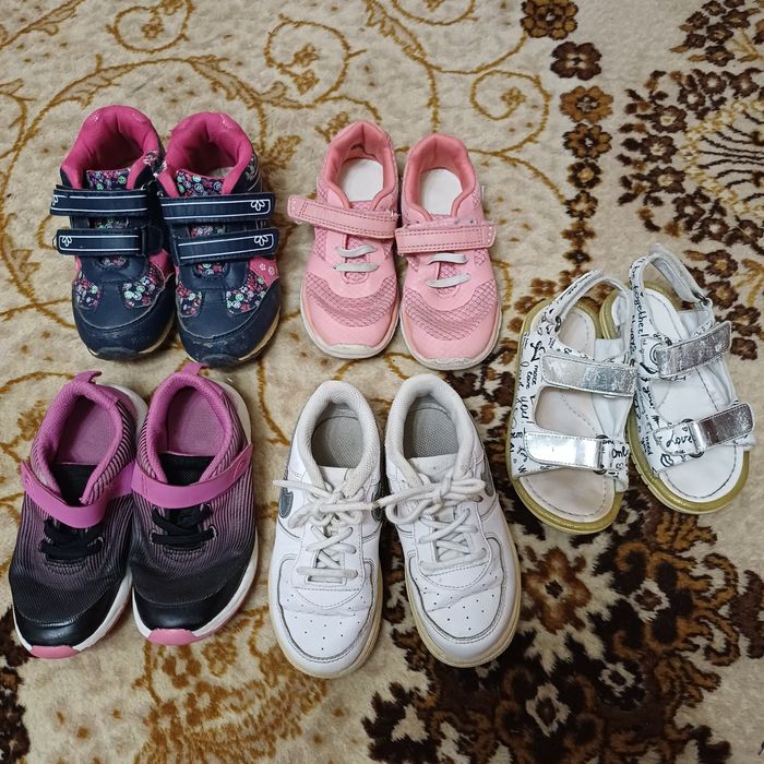 Отдам даром детские вещи и обувь на 2-3года