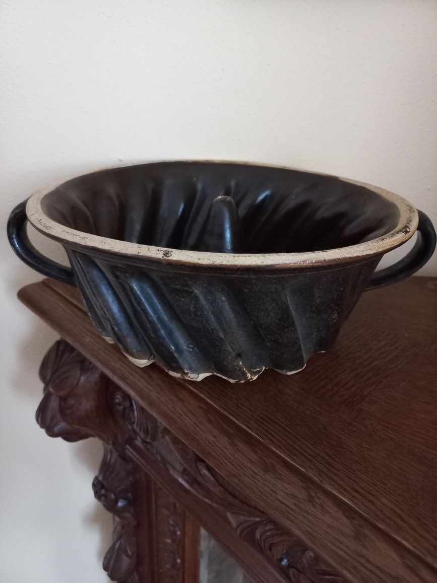 Stara ceramiczna foremka (forma) na babkę