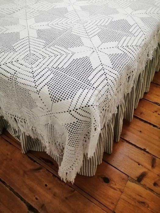 Colchas em crochet lindas e branquinhas
