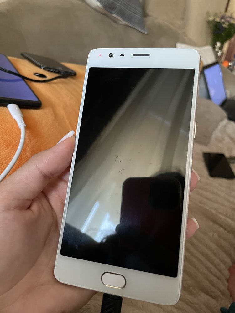 OnePlus A3000 повністю робочій телефон