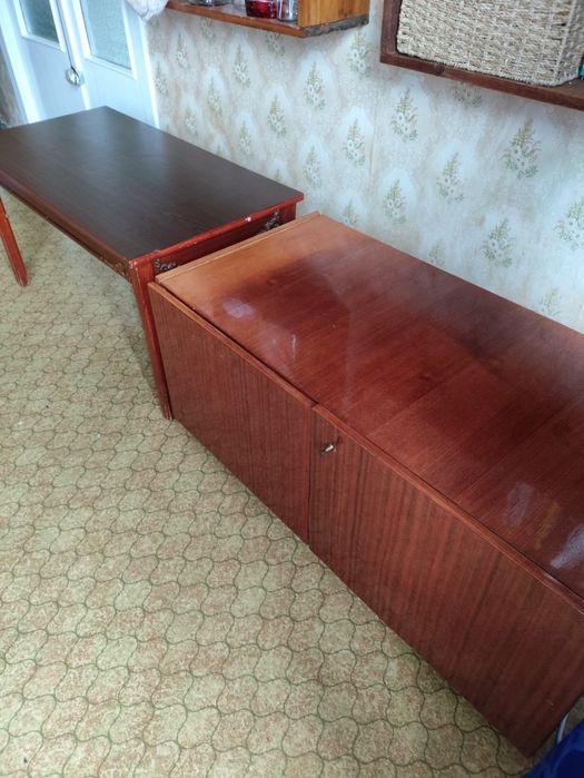 Шкафчик / тумба під ТВ / деревянный б/у шафа / стіл / столик